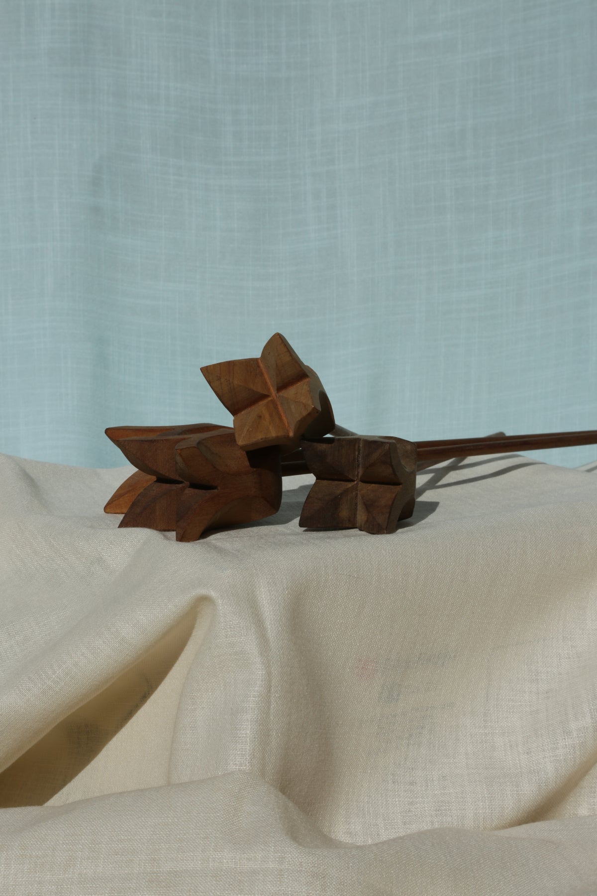 Wooden carved tulip set