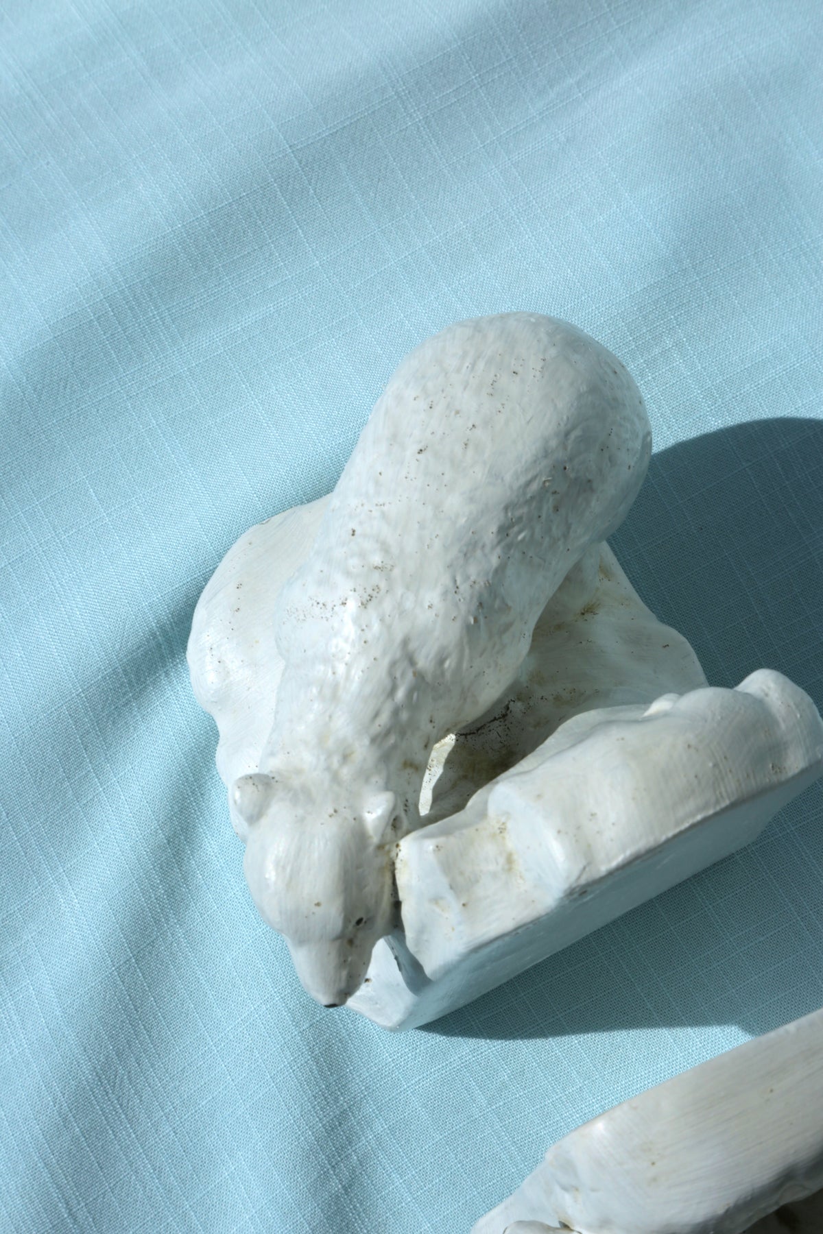 Polar bear book ends