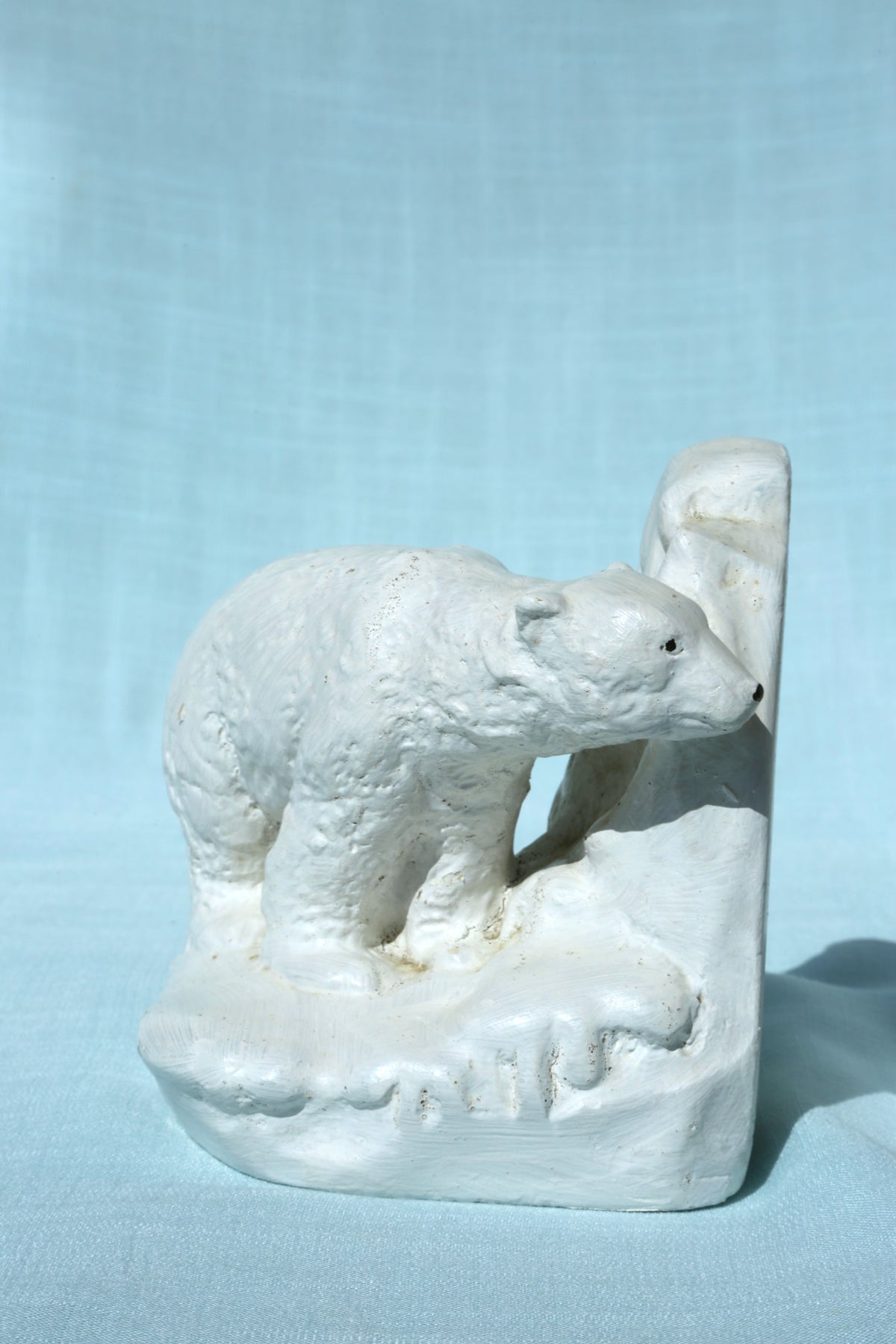 Polar bear book ends