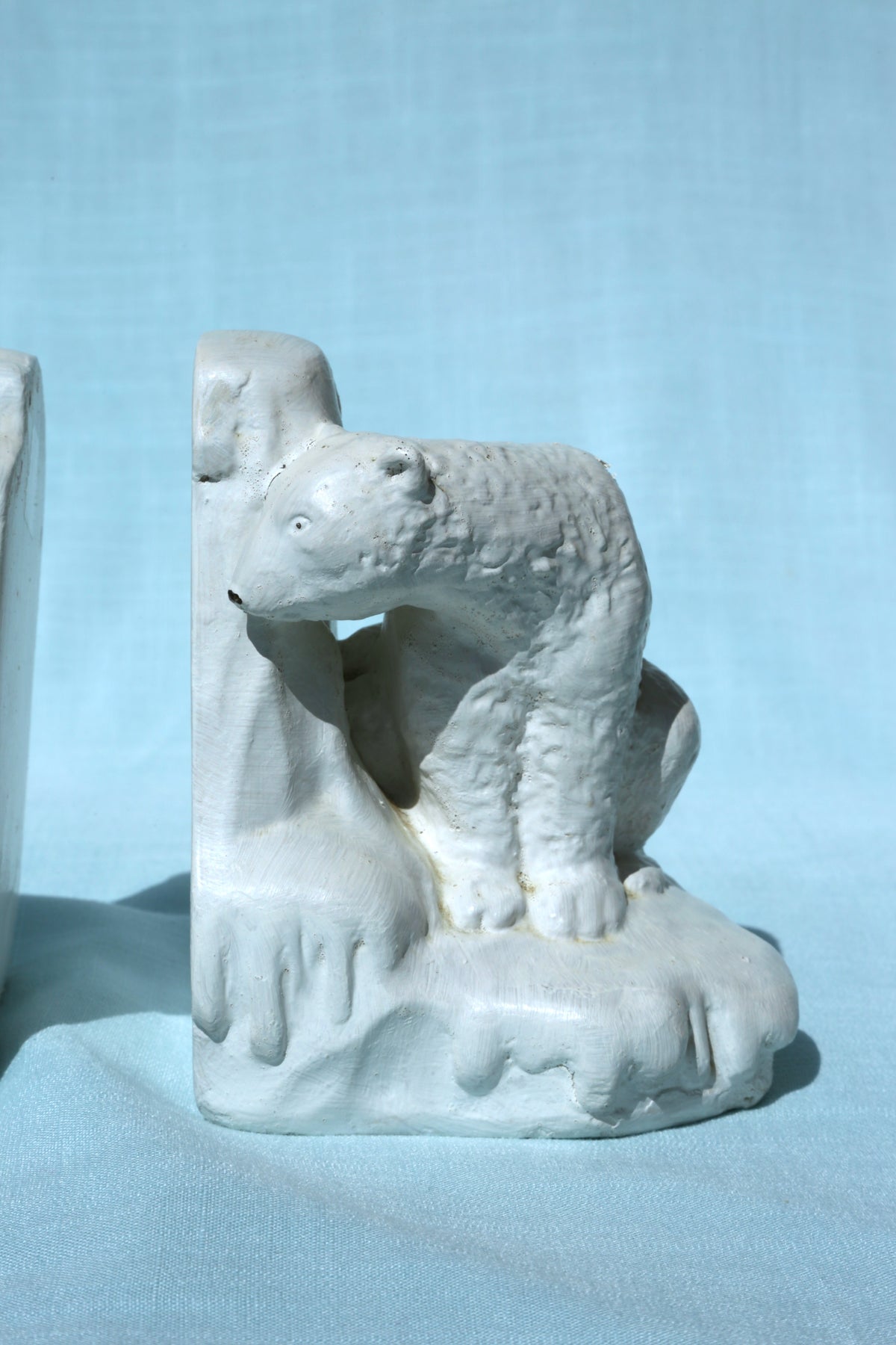 Polar bear book ends