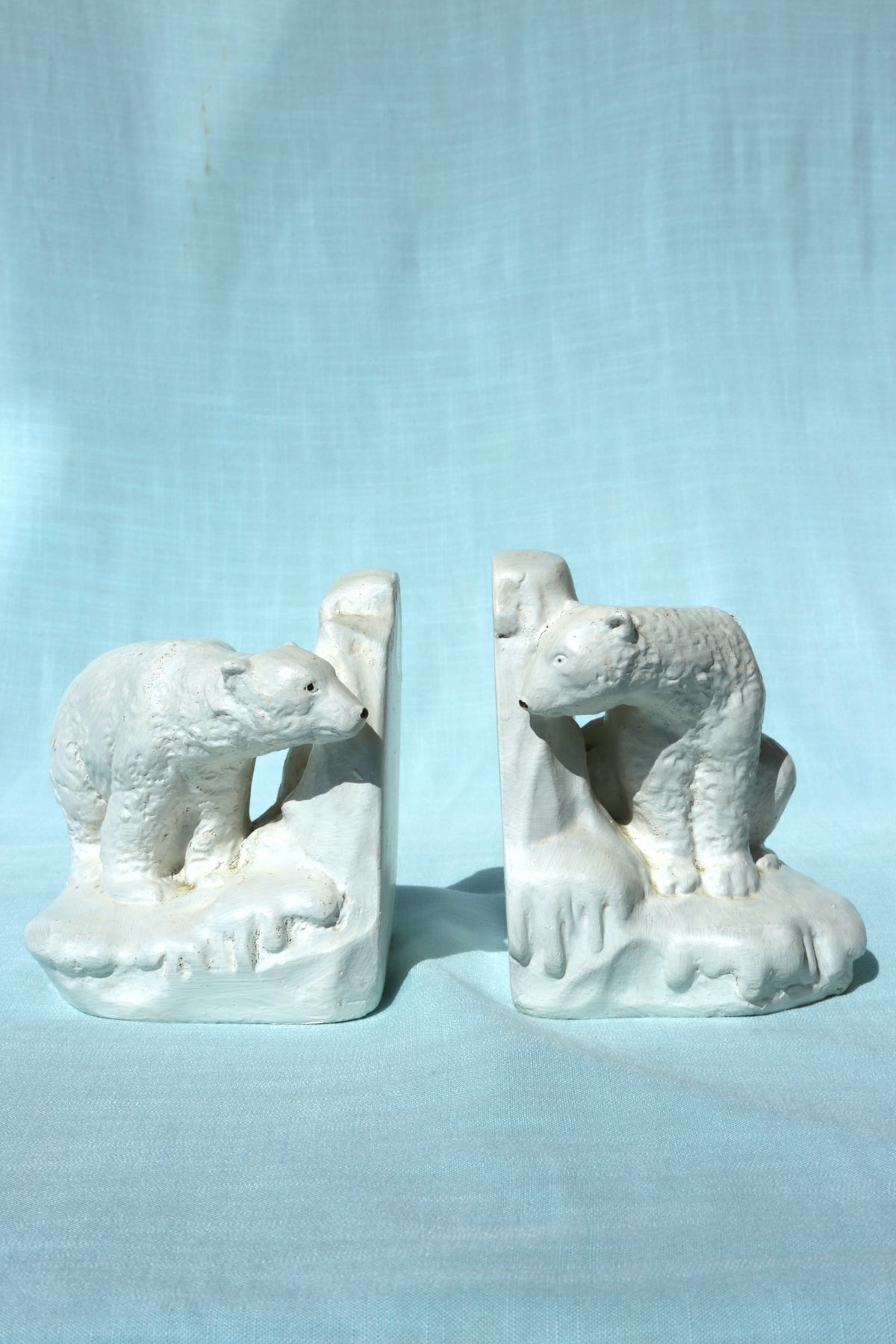 Polar bear book ends